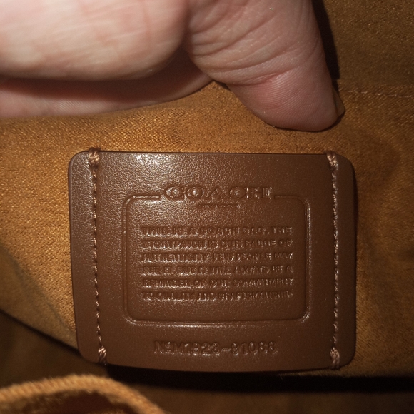 2 Coach Purses. 1 Medium Purse, & A Small Purse - Picture 4 of 7